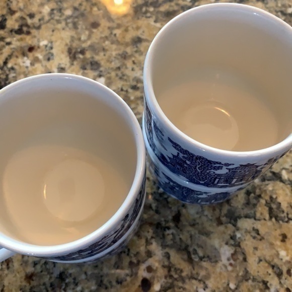 Vintage Churchill Blue Willow Ware set of 4 Tea Cups - Picture 10 of 14